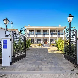 Victoria Apartment